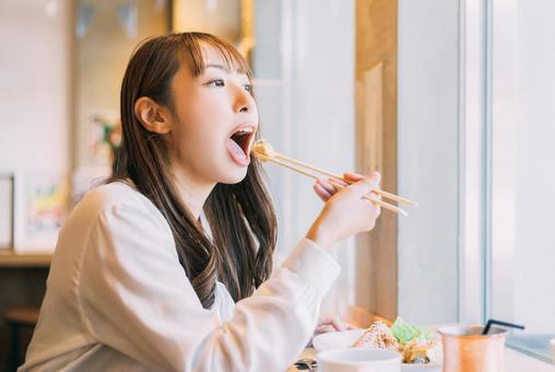 高齢者の食事について!いつまでも自力で召し上がるために