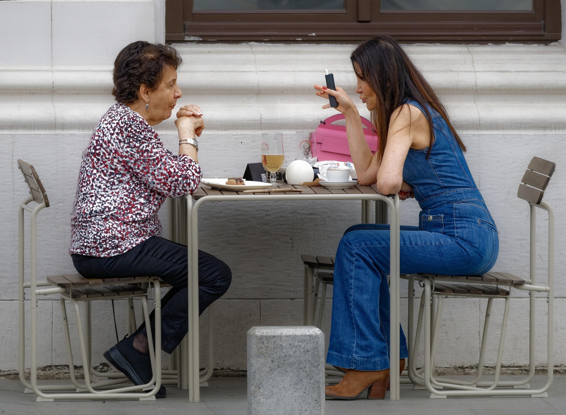 喋る人は老けにくい？──口と脳から始めるアンチエイジング